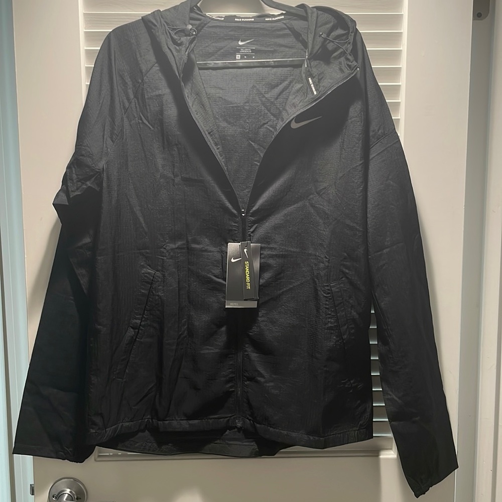 Nike running windbreaker NWT